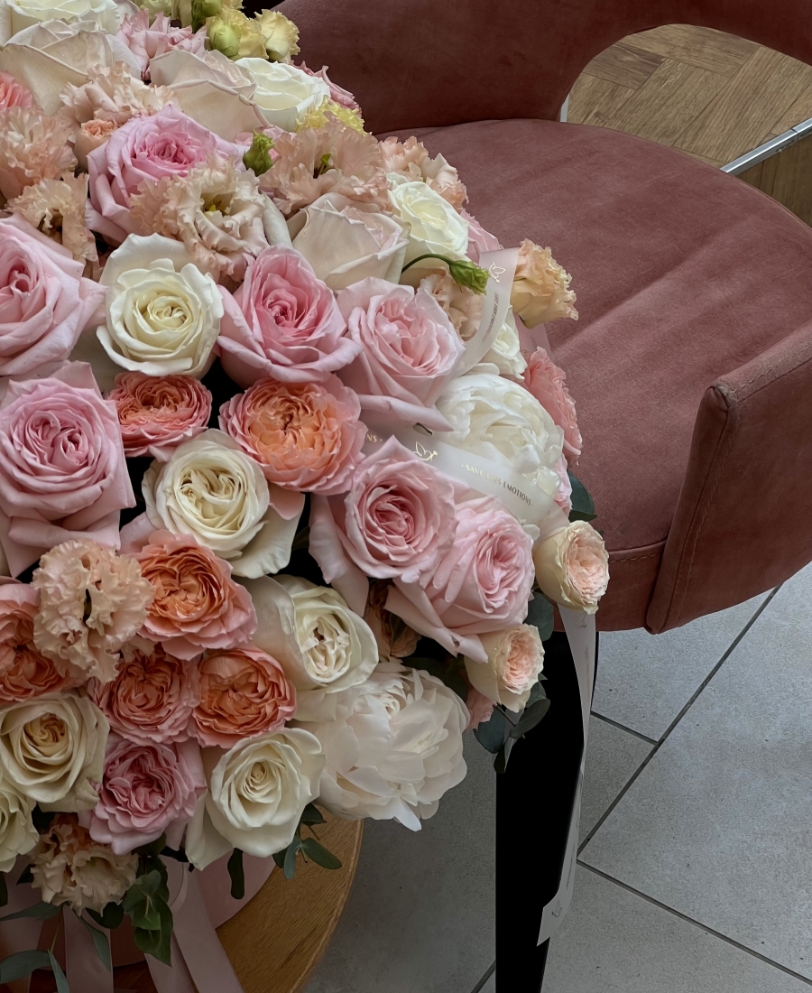Bouquet in a hat box - Declaration of love