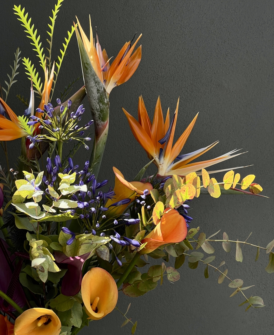 Contrast bouquet "Tropical garden"