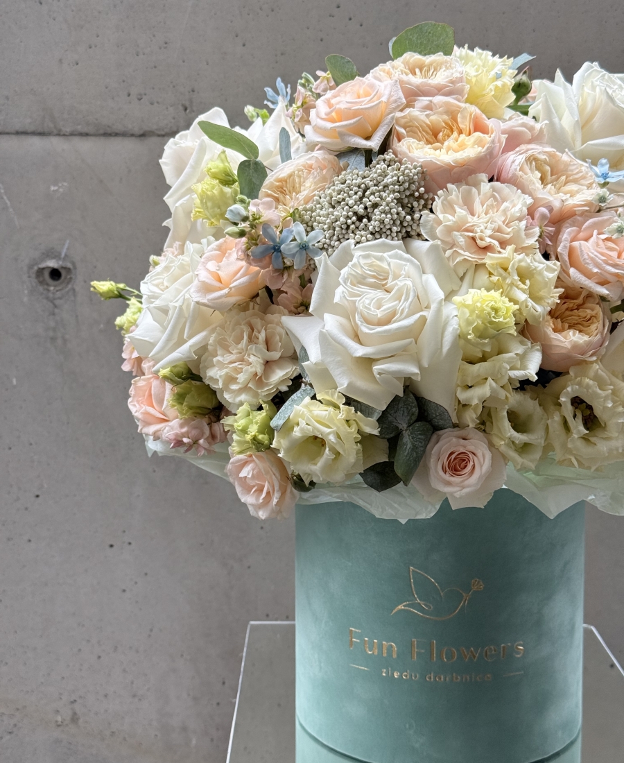 Flower hatbox “Summer Breeze”