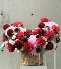Seasonal WOW basket with dahlias
