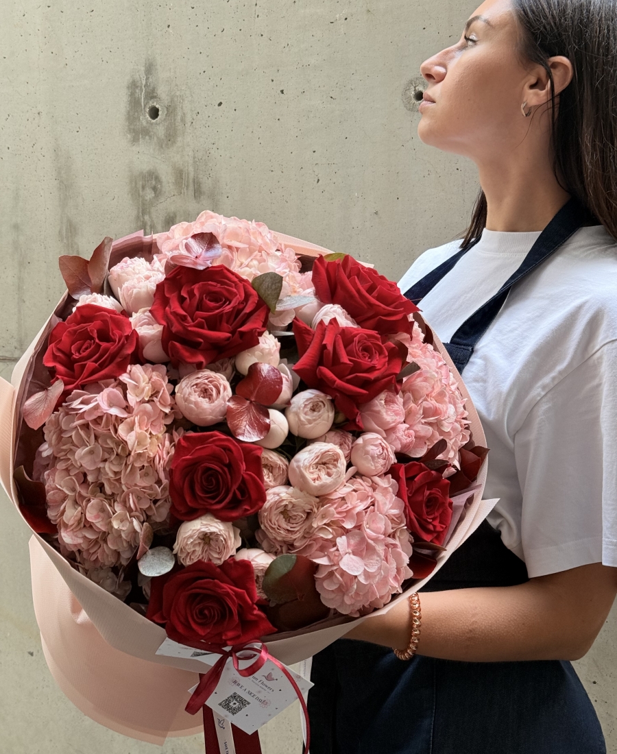 Bouquet - "Strawberry Cream"