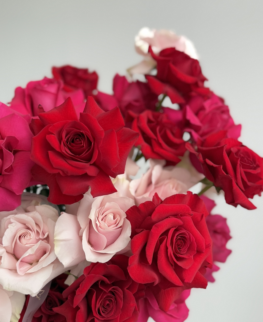 Aromatic WOW basket with roses