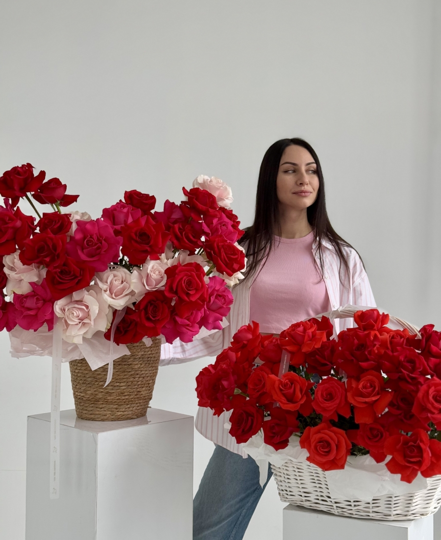 Aromatic WOW basket with roses