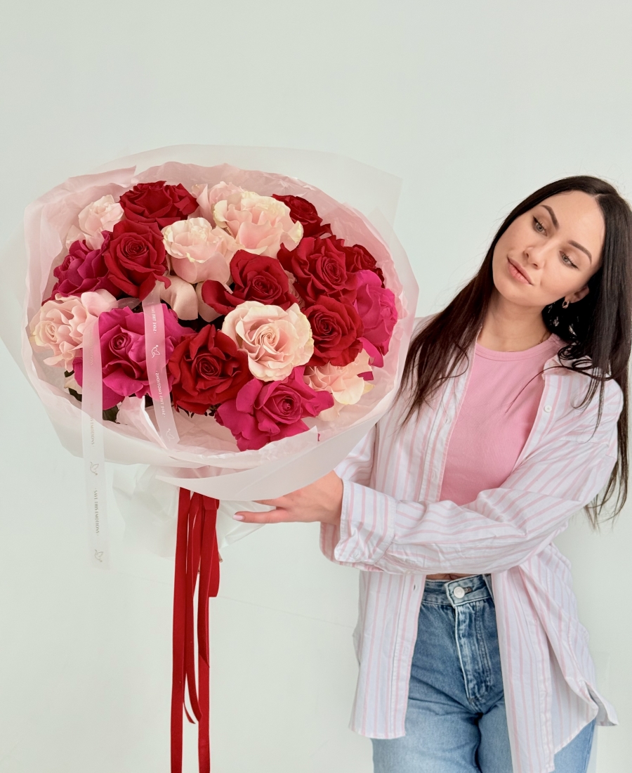 Aromatic Trio Bouquet with Pink Floyd, Freedom and Pink Mondial