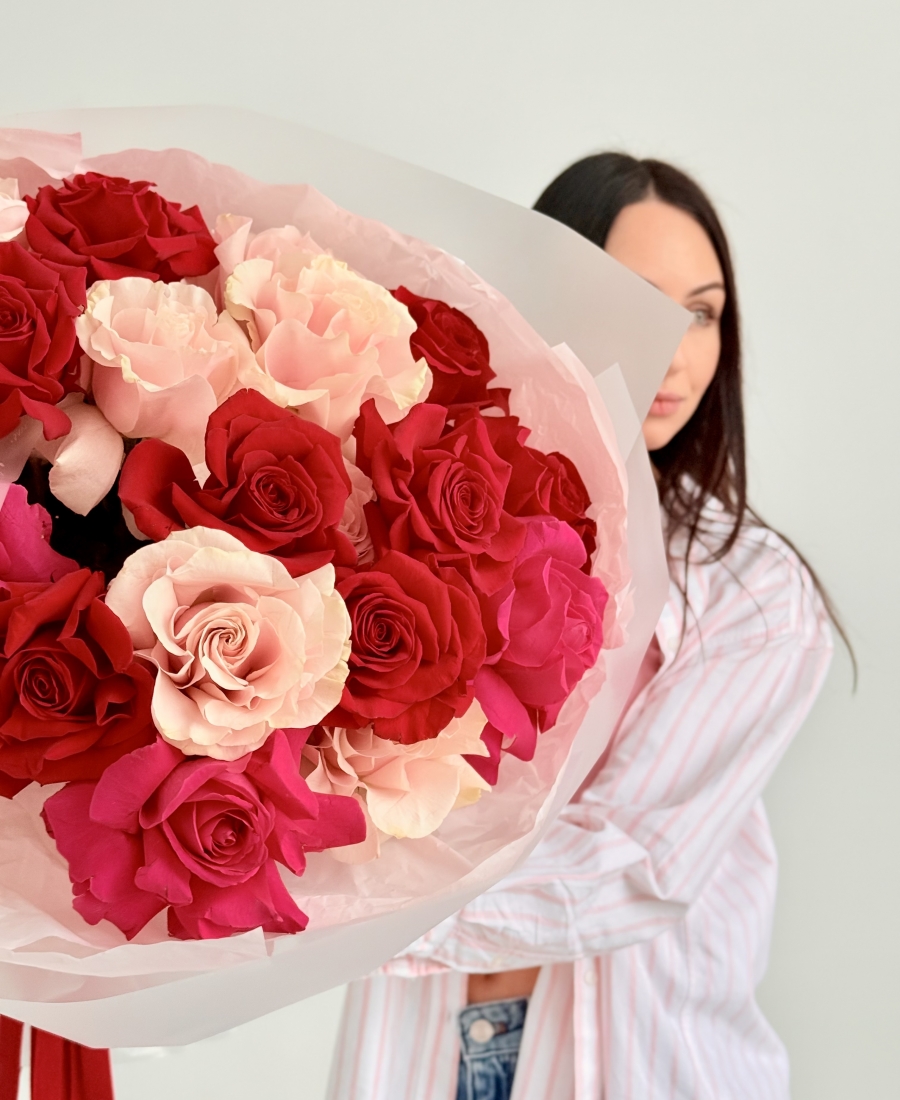 Aromatic Trio Bouquet with Pink Floyd, Freedom and Pink Mondial