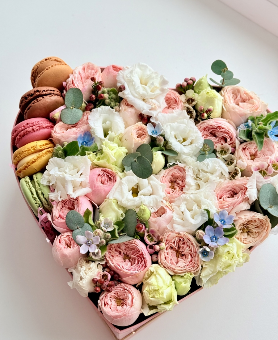 Heart Shaped box with macaroons