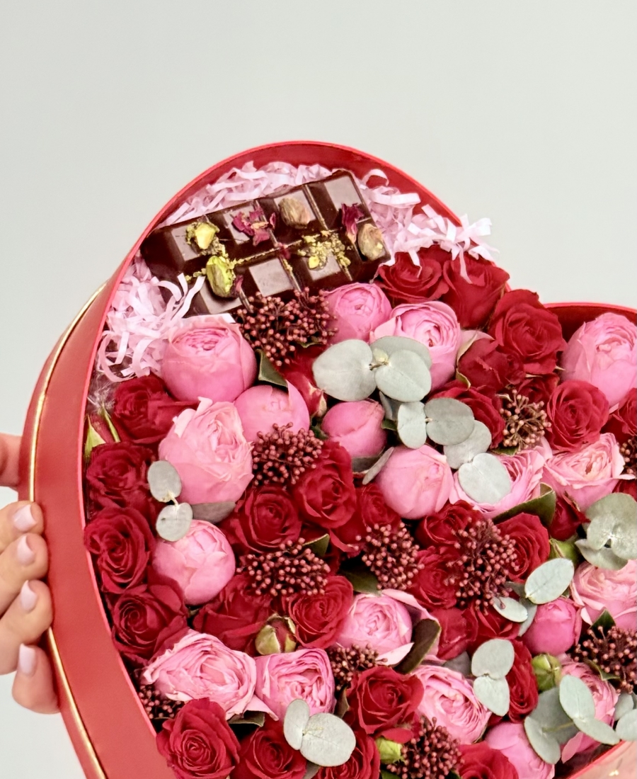 Heart shaped box with Dubai Chocolate