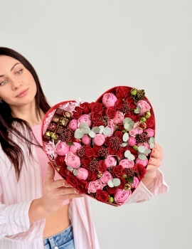 Heart shaped box with Dubai Chocolate