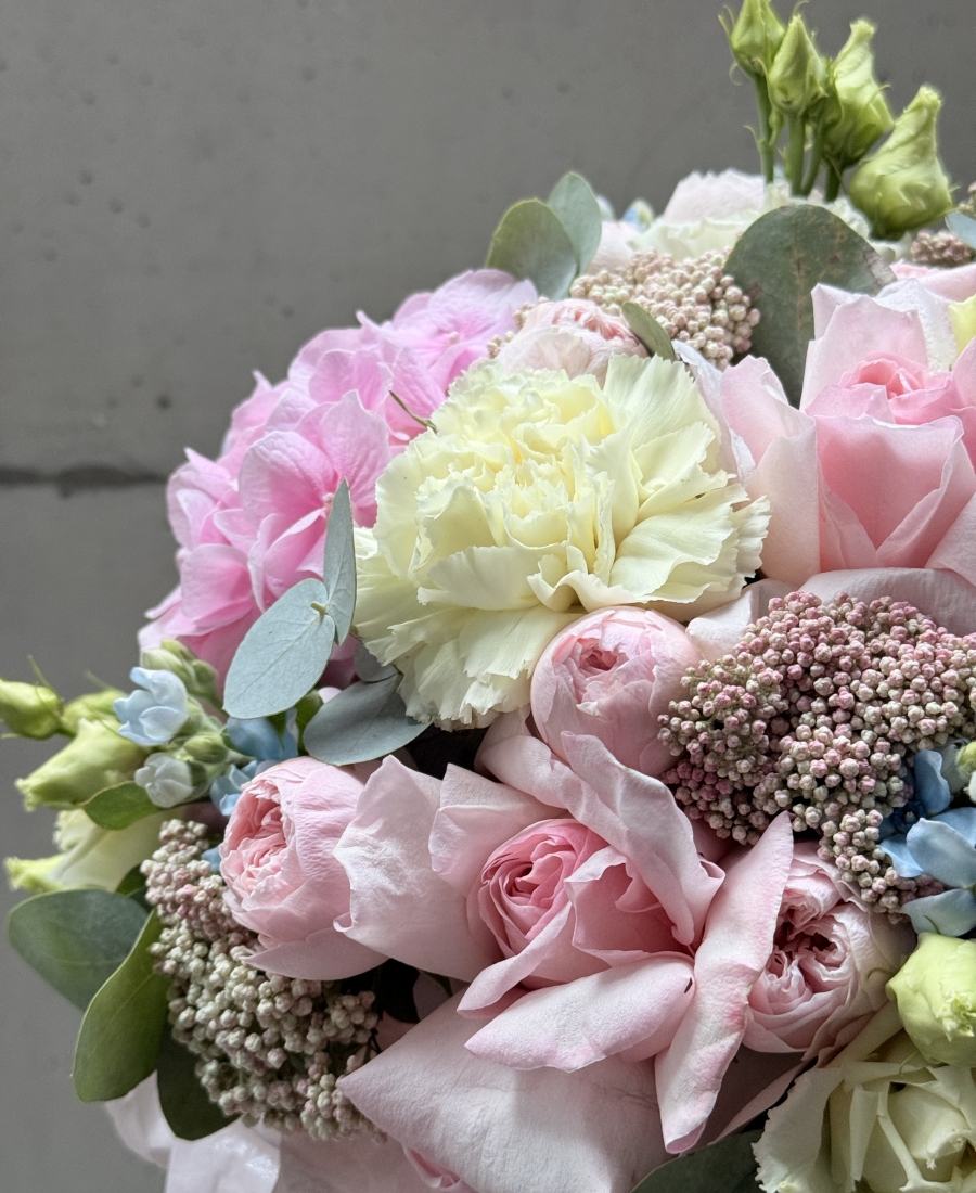 Bouquet in a hatbox - Baby Love