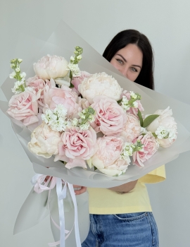 Aromatic author’s bouquet - "Strawberry cloud"