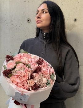 Author’s bouquet “Scarlet kiss”