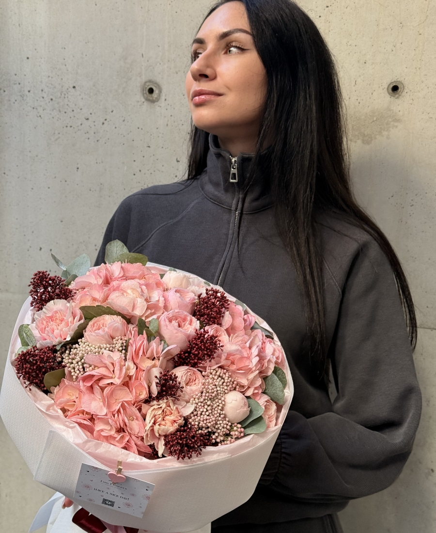 Author’s bouquet “Scarlet kiss”