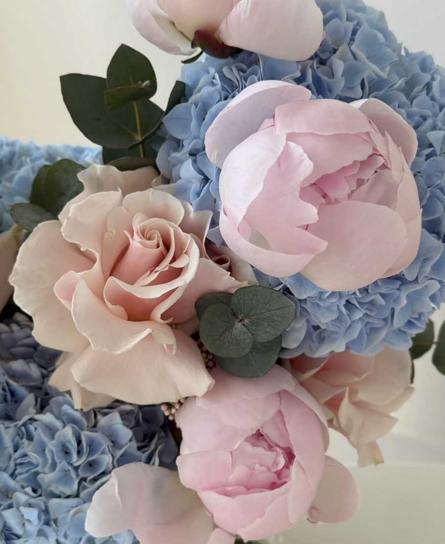 Flower basket “Wild Bloom”