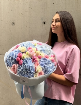WOW bouquet “As blue as skies”