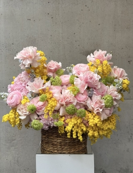 Seasonal WOW basket “Mimosa Daydream”