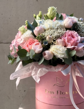Flowers in hatbox “Pink Harmony”