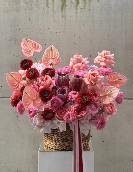 WOW basket with exotics “Pink lagoon”