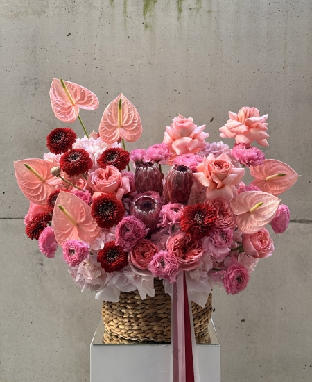 WOW basket with exotics “Pink lagoon”