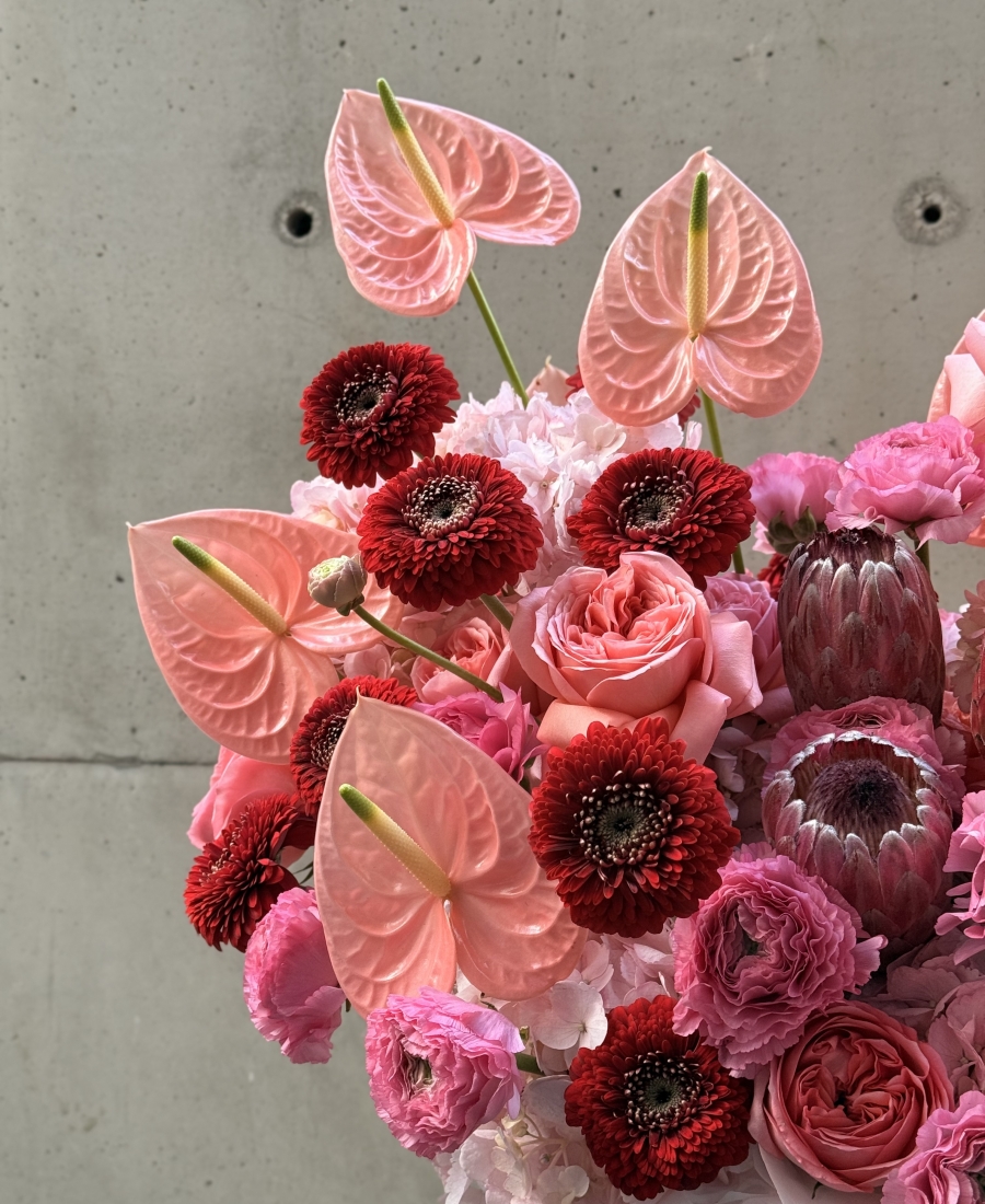 WOW basket with exotics “Pink lagoon”