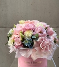 Flowers in hatbox “Sweet love”