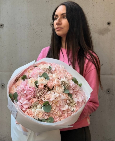 Premium bouquet “Nude kiss”