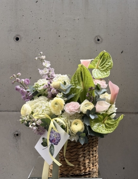 Exotic flowers in hatbox “Green softness”