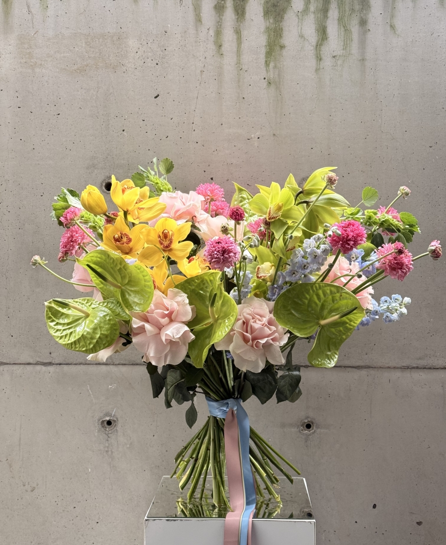 WOW bouquet from exotic flowers “Colour boost”