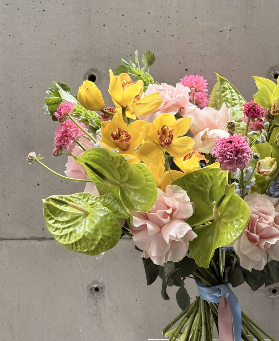 WOW bouquet from exotic flowers “Colour boost”
