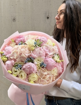 Author’s bouquet “Summer skies”