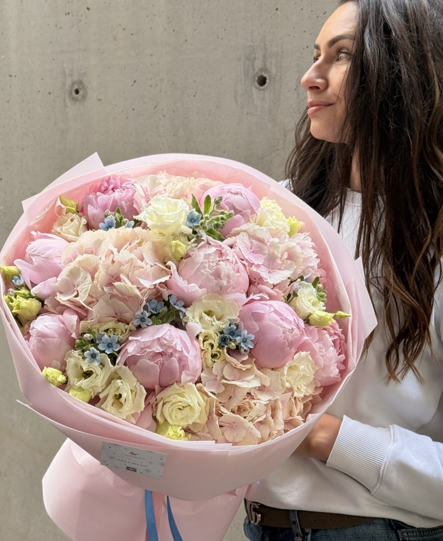 Author’s bouquet “Summer skies”