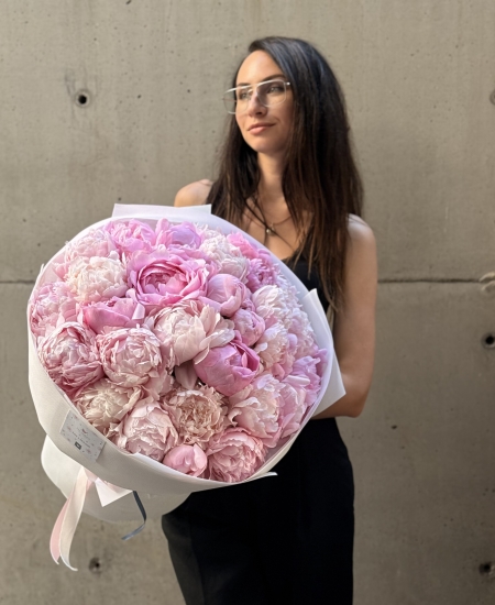 WOW peony duo bouquet
