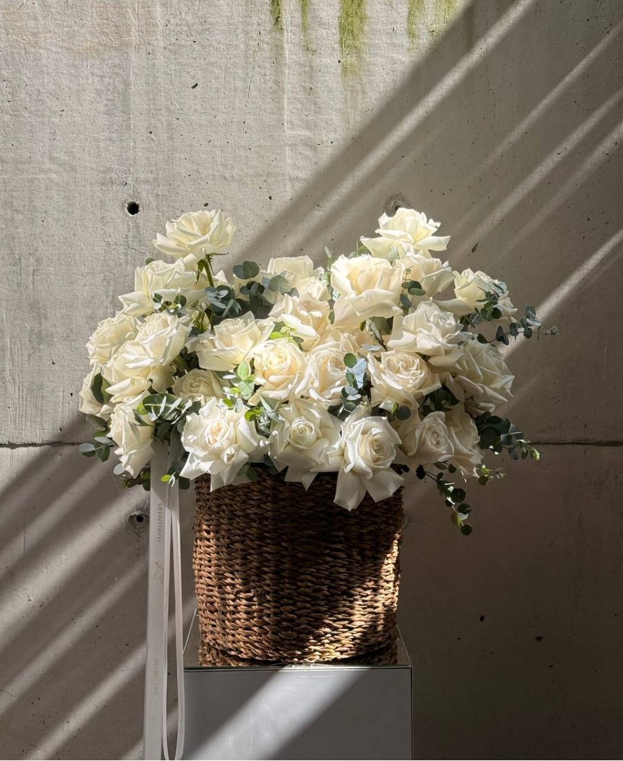 WOW-корзина «White Roses»