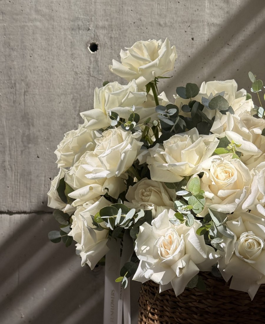 WOW-корзина «White Roses»