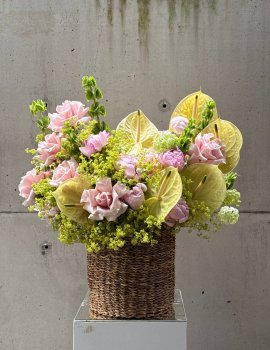 Корзина цветов «Blush Garden»