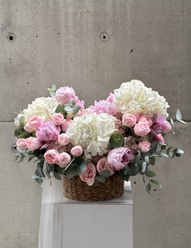 WOW Flower composition in basket “Peony Blush”