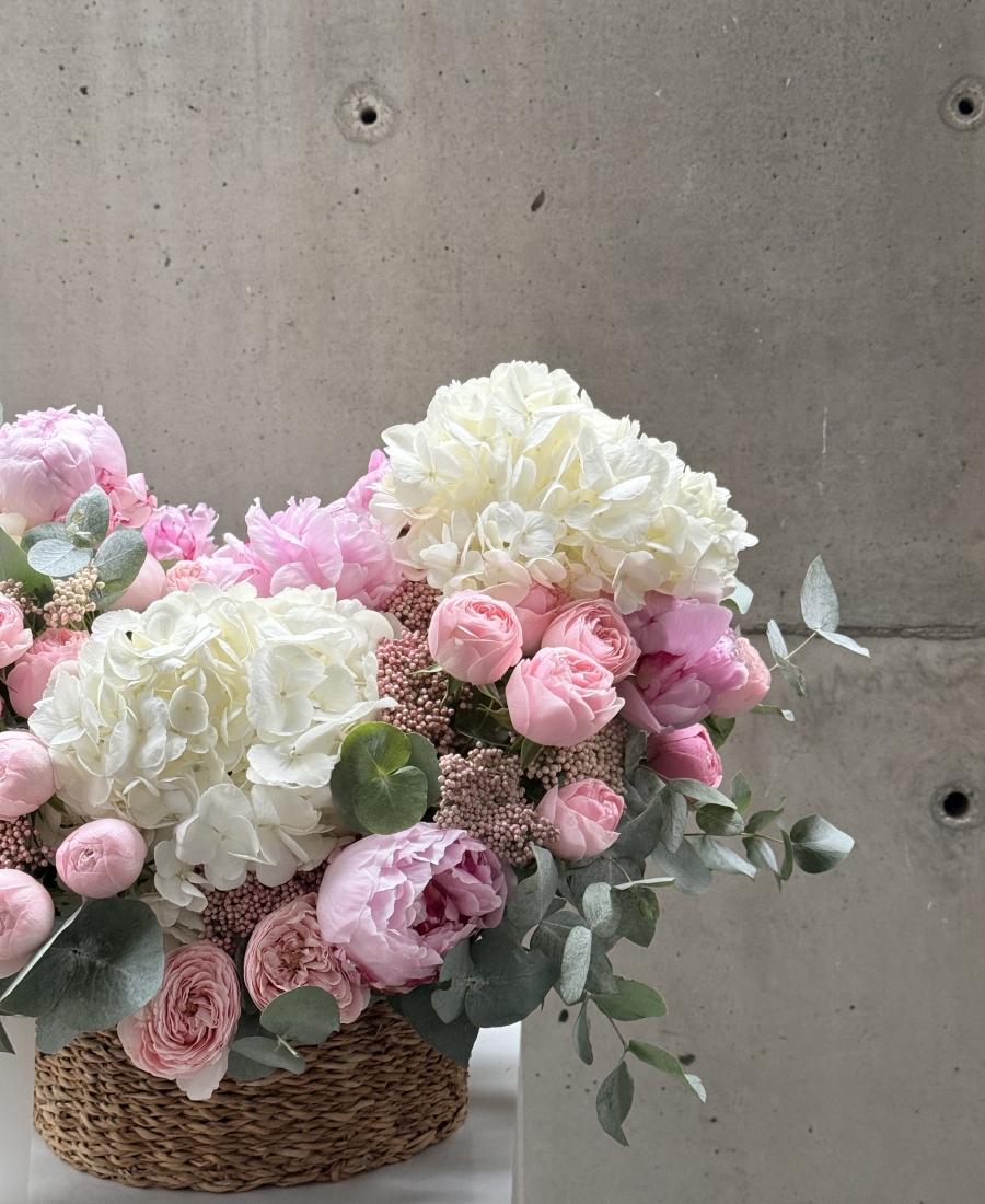 WOW Flower composition in basket “Peony Blush”