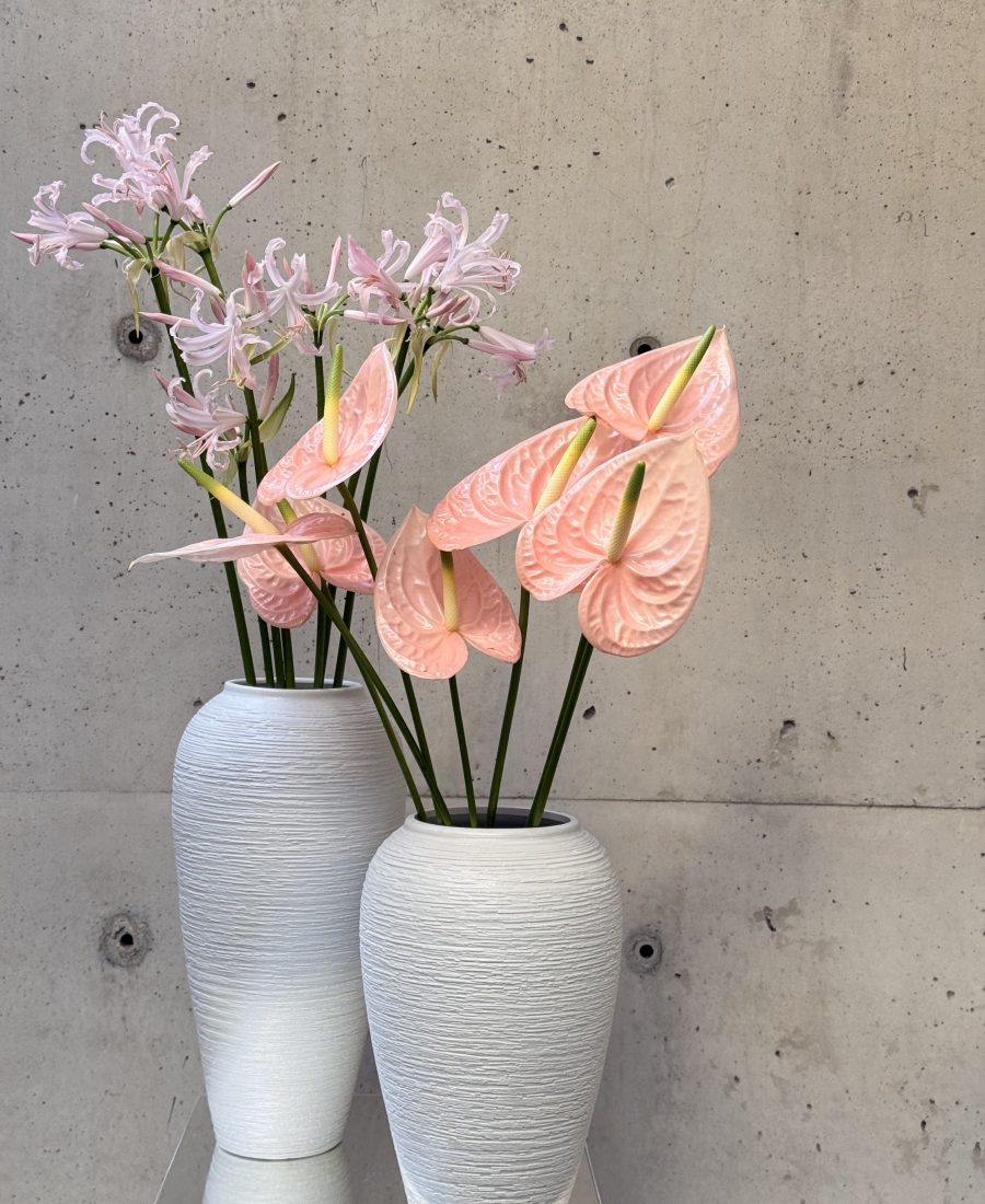 Elegant white ceramic vase ( H36 cm)