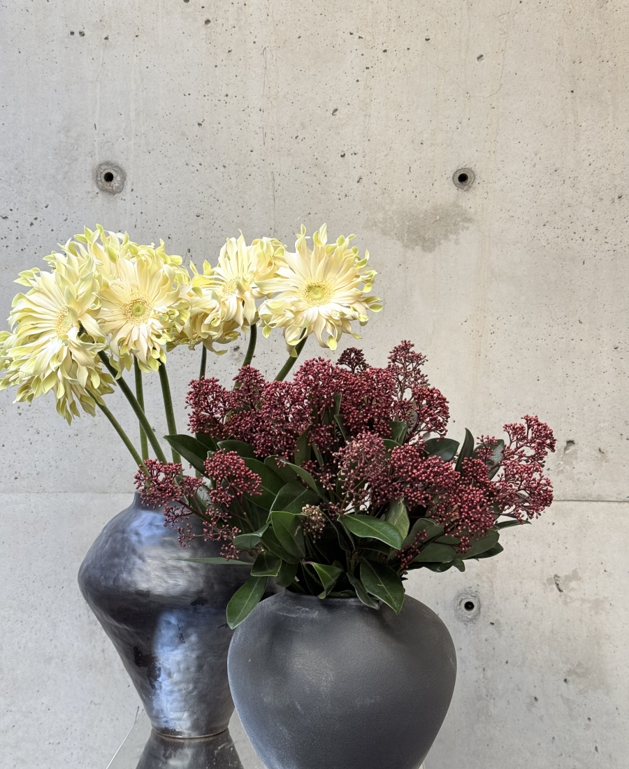 Vintage black vase (H26cm)