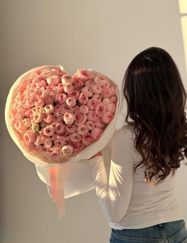 Exclusive heart shaped bouquet from peony type roses
