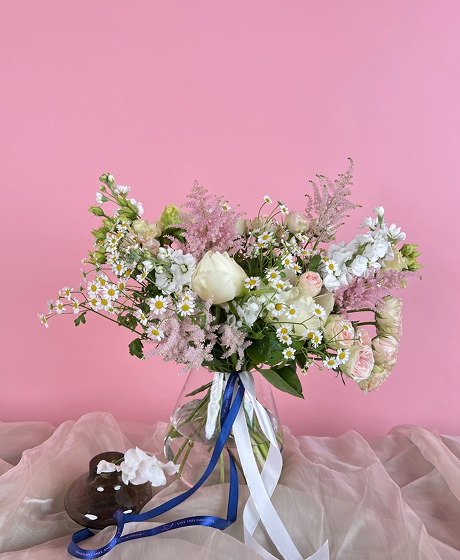 Fresh seasonal flowers for your mood and the mood